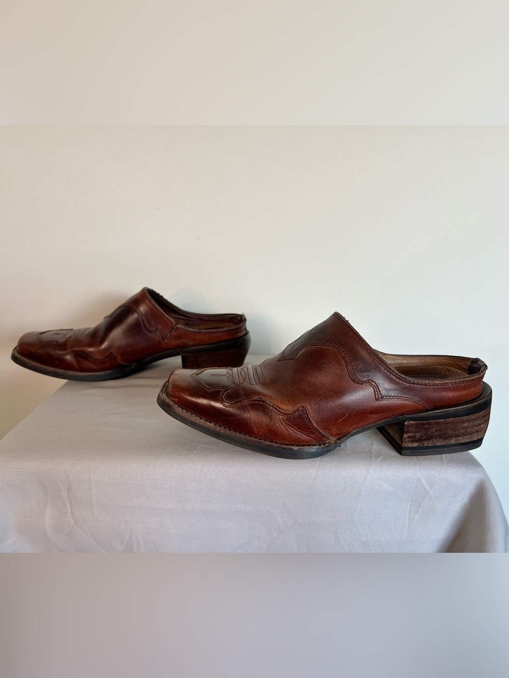 Ariat Women’s Slip-On Western Leather Mules Size 6.5 - Picture 3 of 13